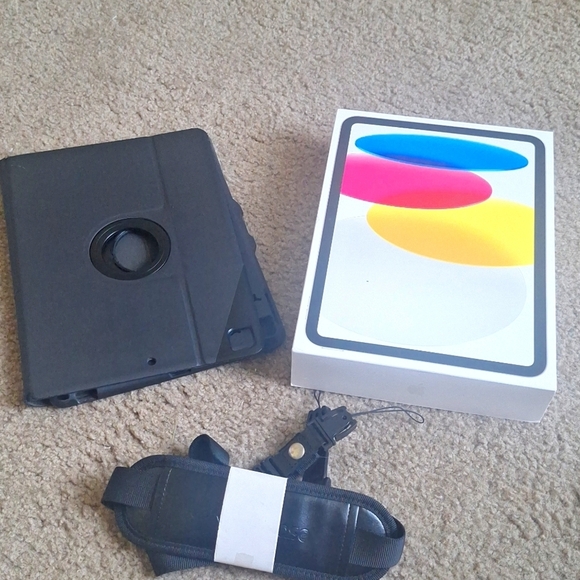 iPad Accessories Bundle -Targus Case, Roo Strap And iPad Empty Box - Picture 1 of 12